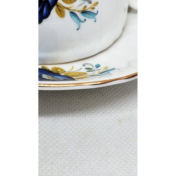 Rare Vintage Royal Grafton Fine Bone China England Collectible TeaCup And Saucer - Picture 7 of 9